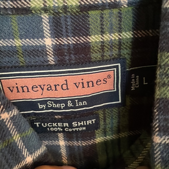 FLANNEL Vineyard Vines - green and blue plaid, large flannel - Picture 2 of 3